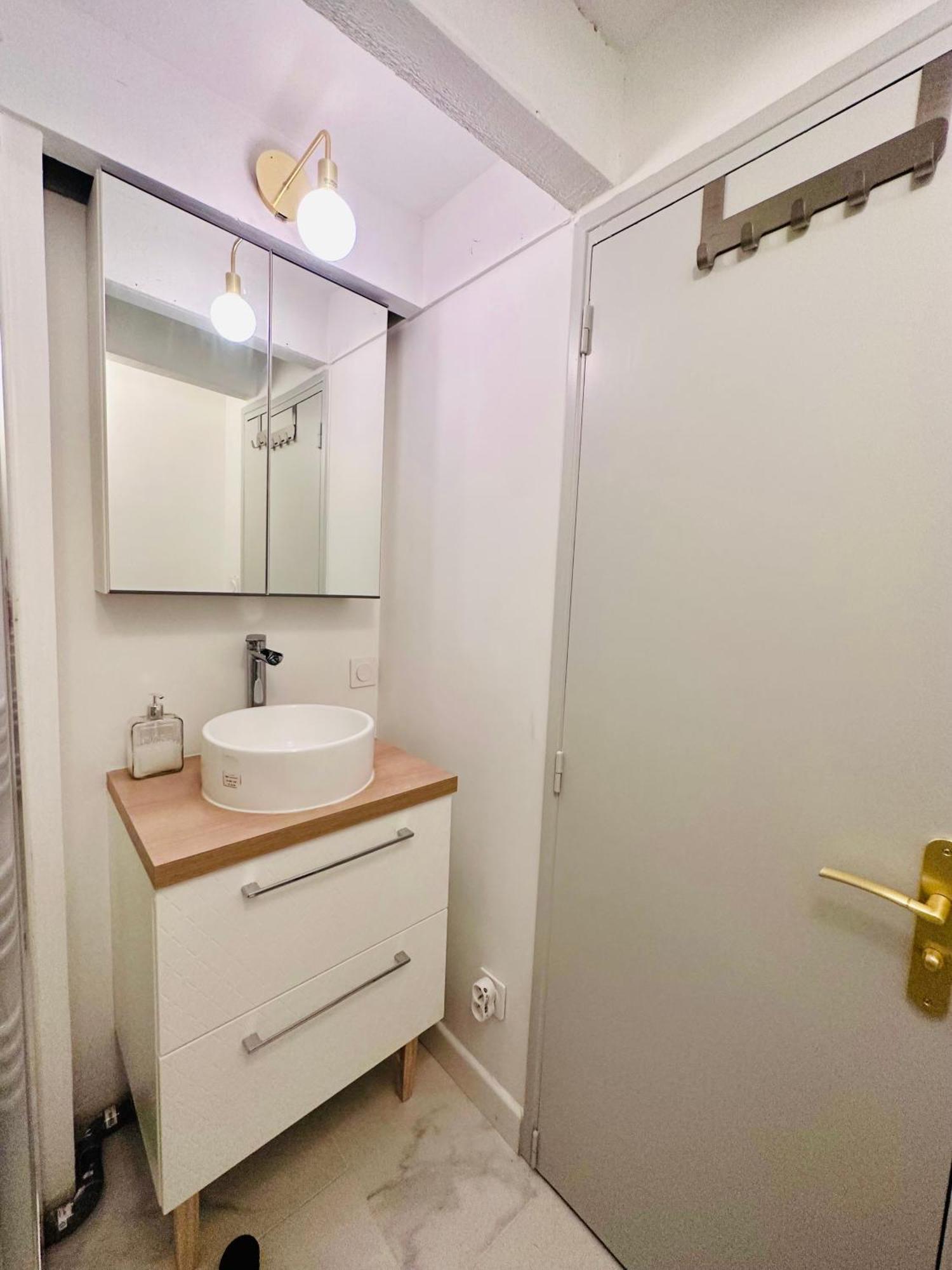 L'Etoile - Duplex Cosy De 50M2 En Centre-Ville Nimes Bagian luar foto